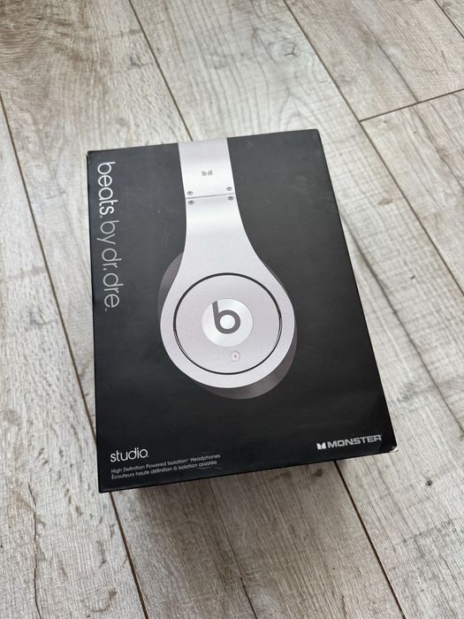 Продам навушники Beats Silver