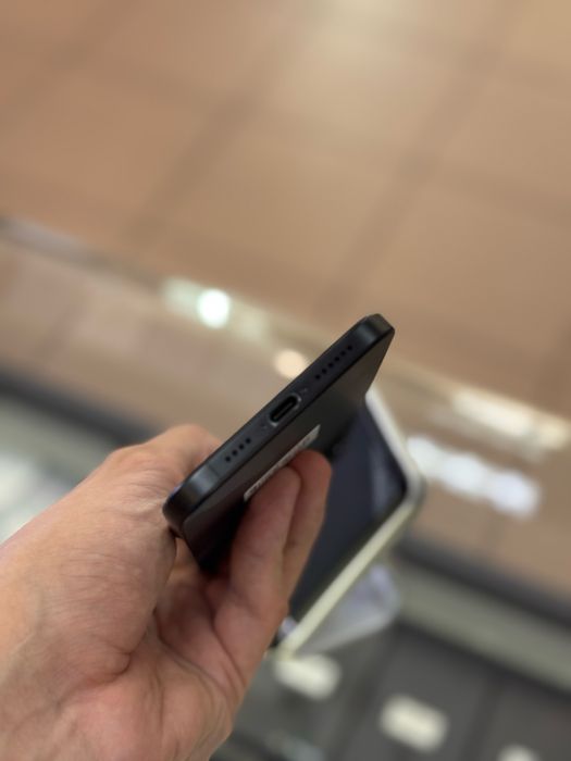 iPhone 16 Plus 128Gb Black Neverlock / акб 100% / опис