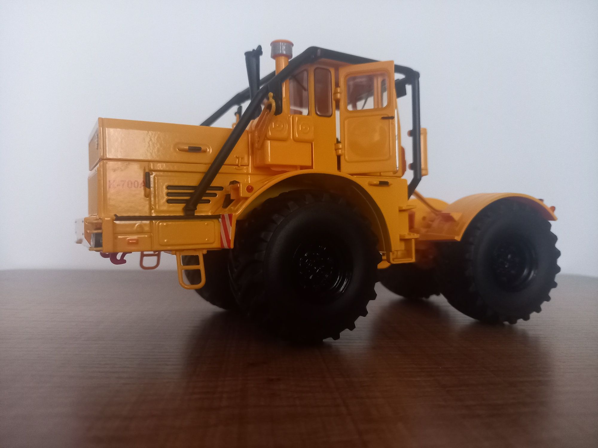 Model Kirowiec Kirovets K-700 1:32 Schuco Wiking Siku