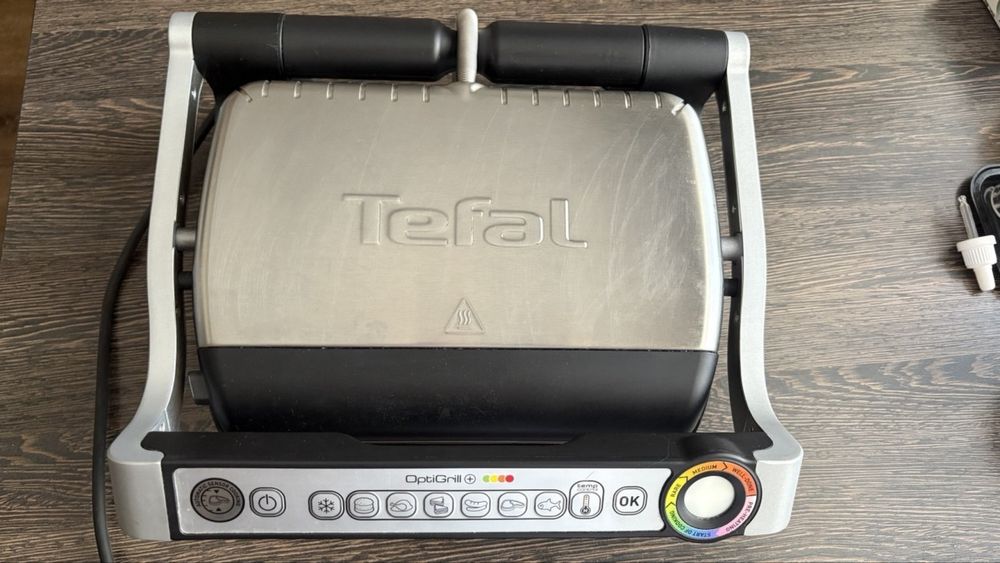 Продам гриль Tefal. Стан нового