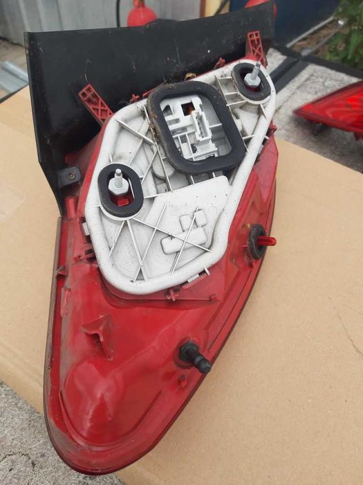 Ople Meriva B lampa tylna prawa prawy tył