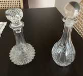 Duas garrafas de cristal
