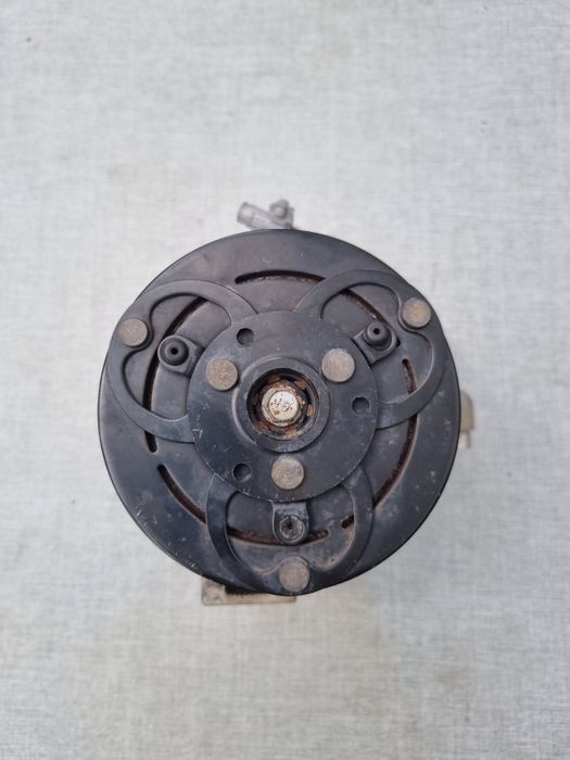 Suzuki Grand Vitara 2.0 бензин.Насос кондіціонера.95201-64JB1