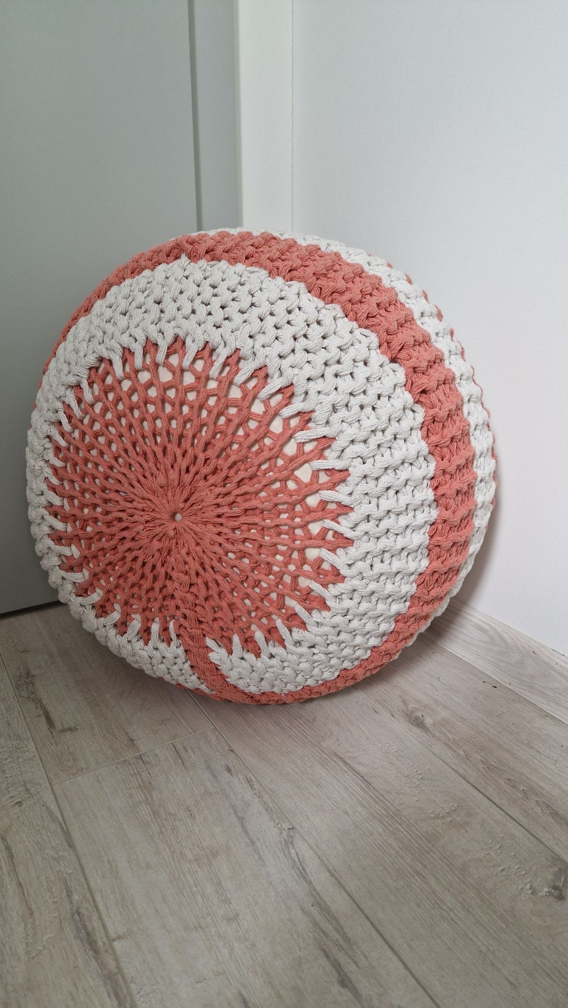 Różowa pufa 45 cm