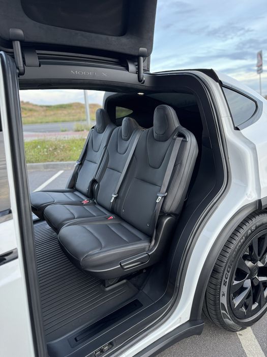 Tesla model x продам