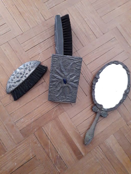 Conjunto antigo espelho de mão e guarda joias madreperola