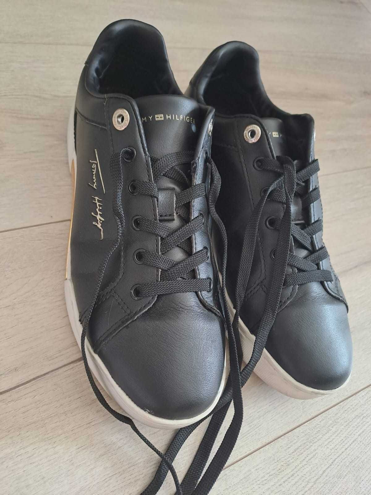 Sneakersy Tommy Hilfiger 40