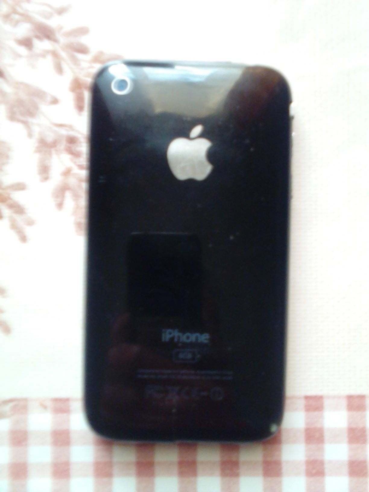 IPHONE 3 model No: 124