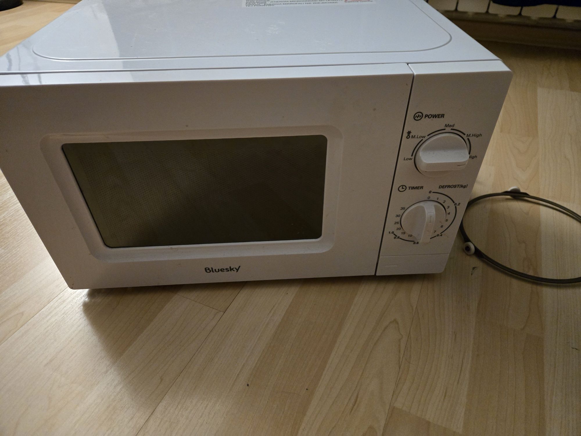 Mikrofala 1050W w bardzo dobrej cenie