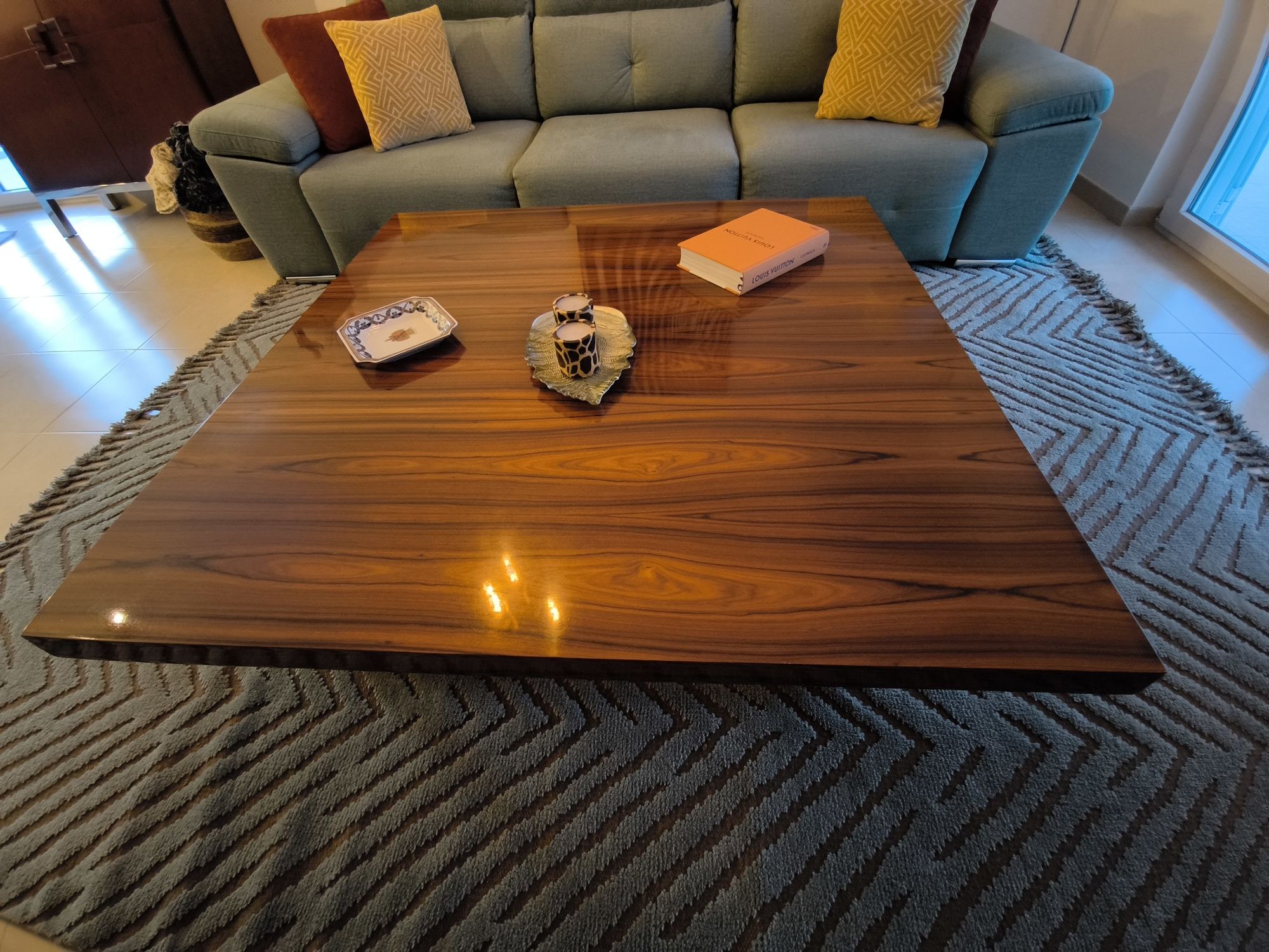 Mesa de centro em pau ferro/pau santo excelente qualidade