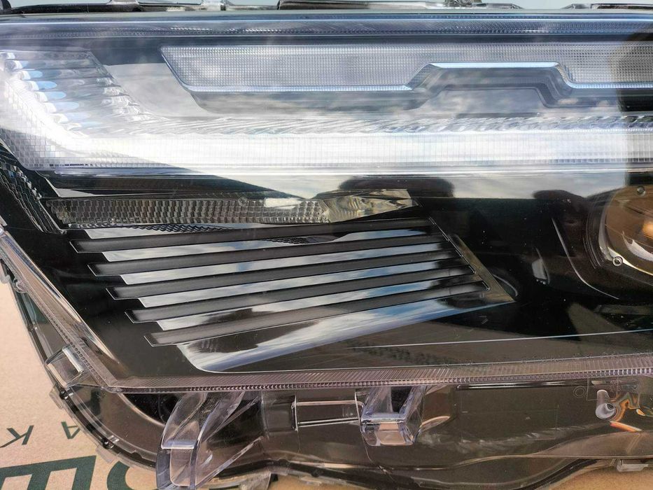 фара Toyota RAV4 USA 811500R360 8115042D90 2022 2023 2024 full led США