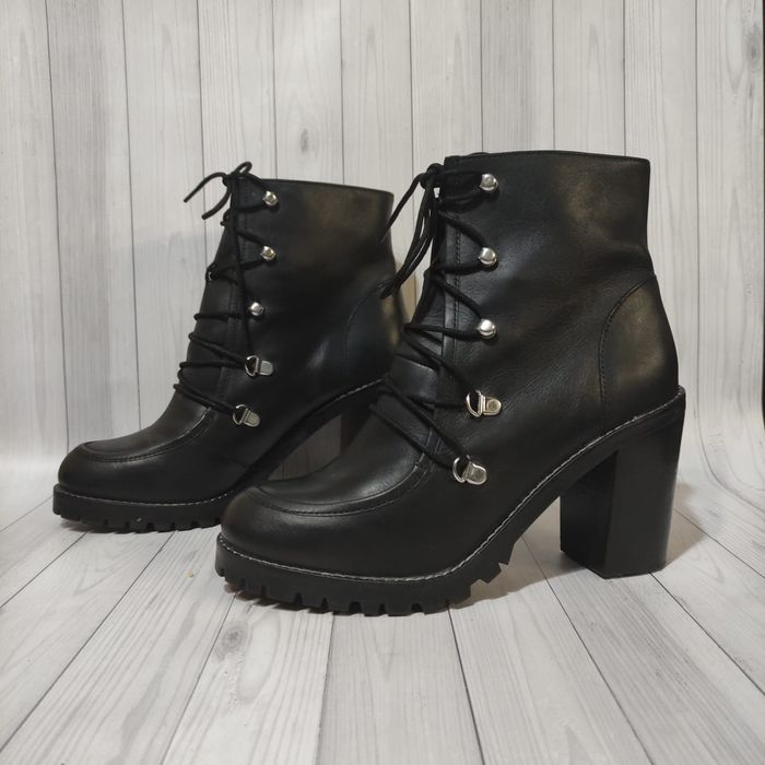 Ботильйони Asos eisha