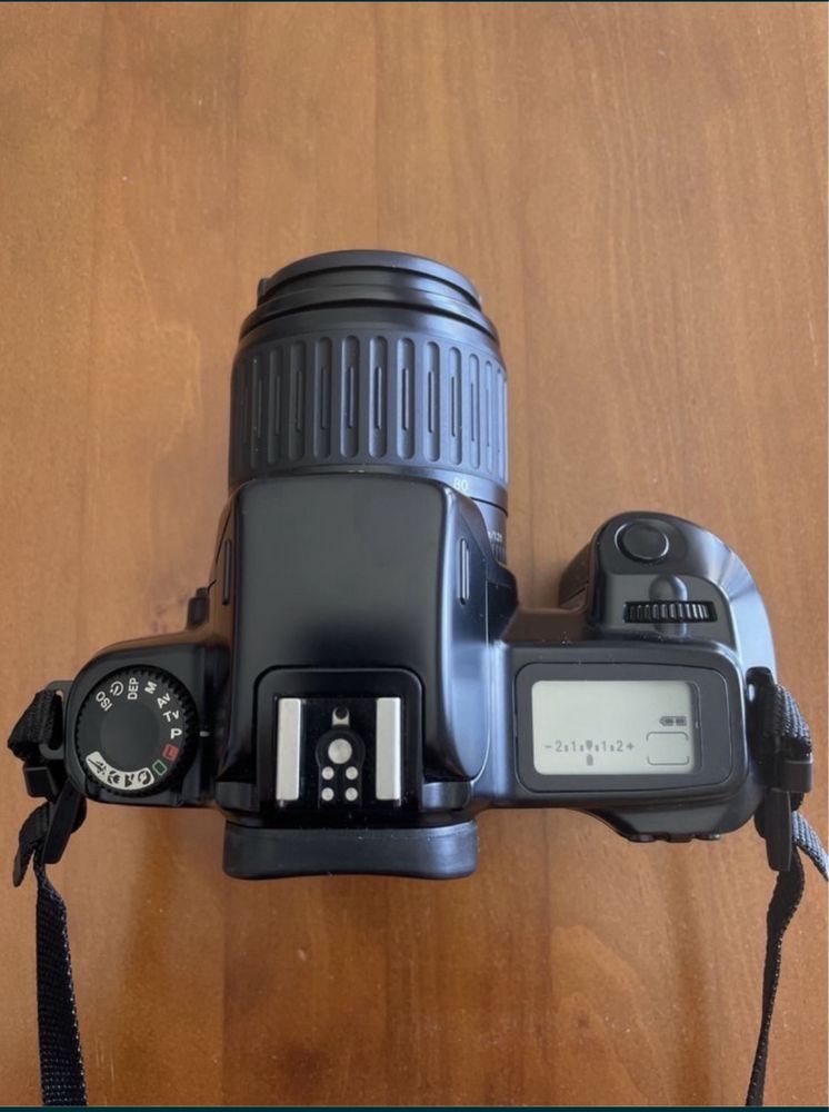 Máquina fotográfica Canon EOS1000F