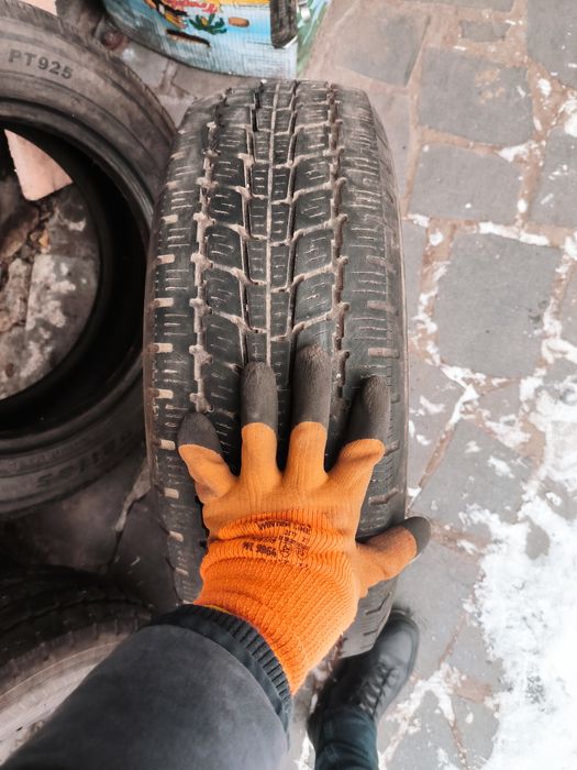 Зимова гума Petlas Fullgrip PT925 205/65 R16C 107/105T