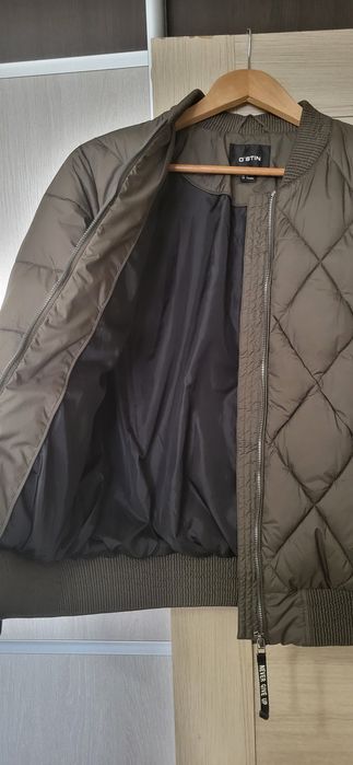 Бомбер беж р. М та бомбер хакі р. L