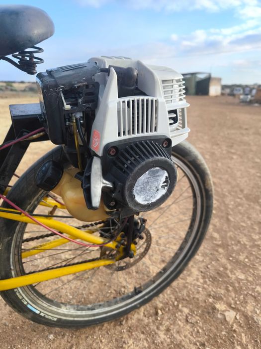 Bicicleta com motor auxiliar