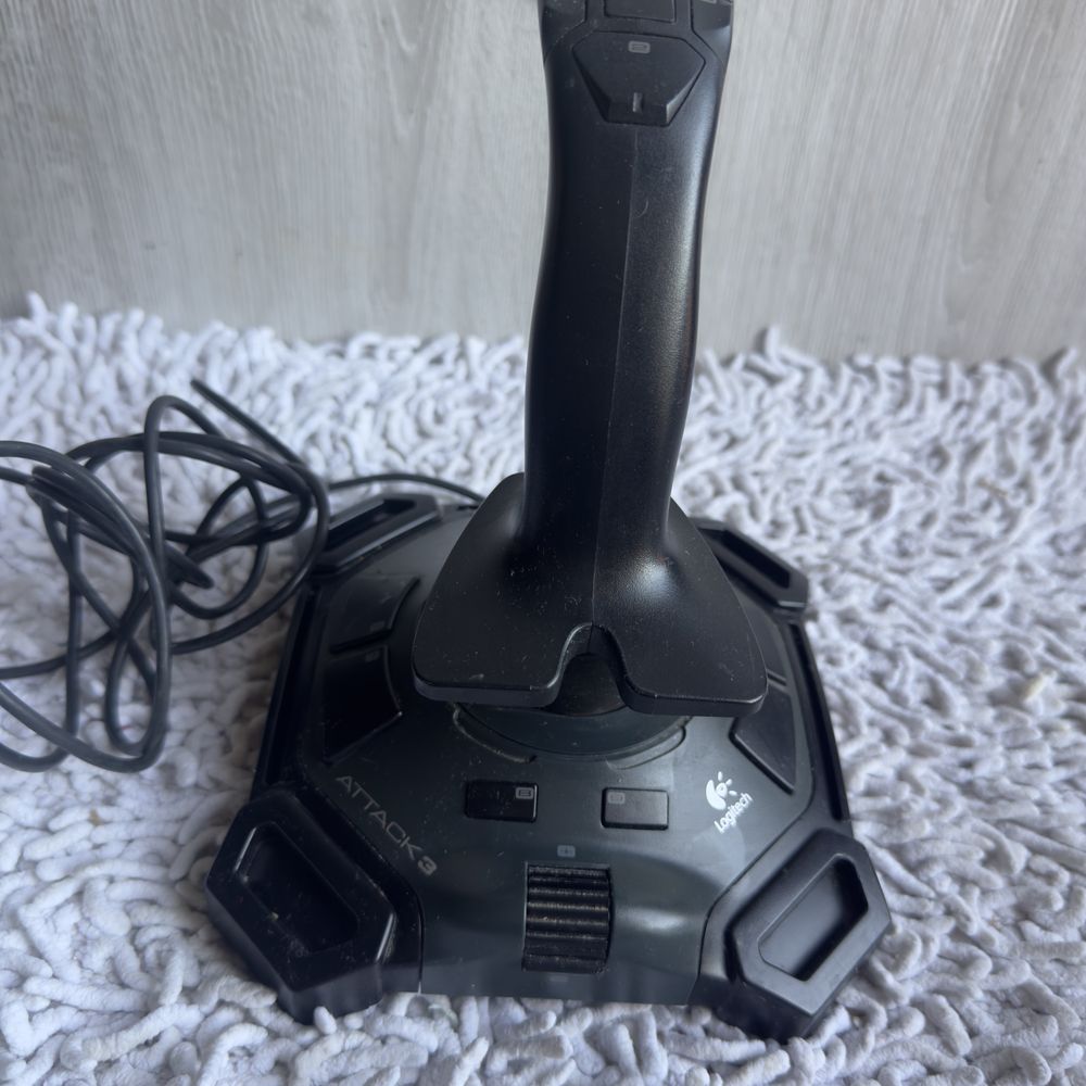 Joystick Logitech Attack 3