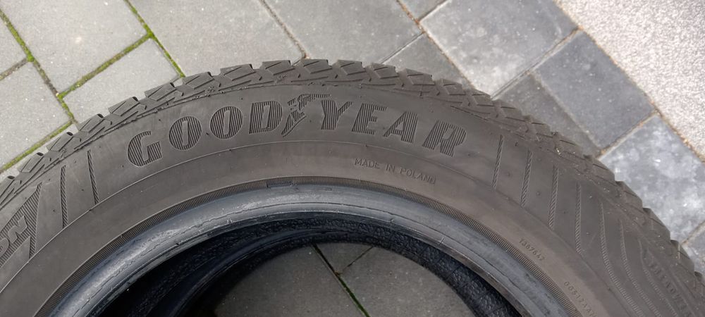 Opony wielosezonowe 165/70/R14 Goodyear