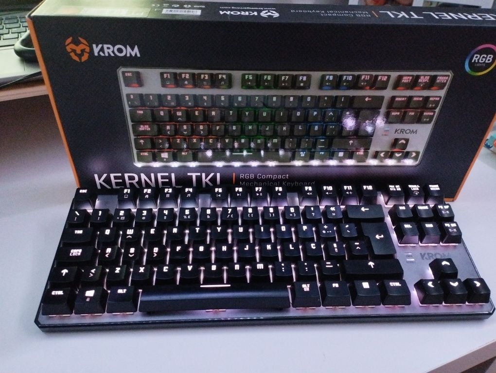 Teclado Mecânico Krom Kernel TKL RGB PT