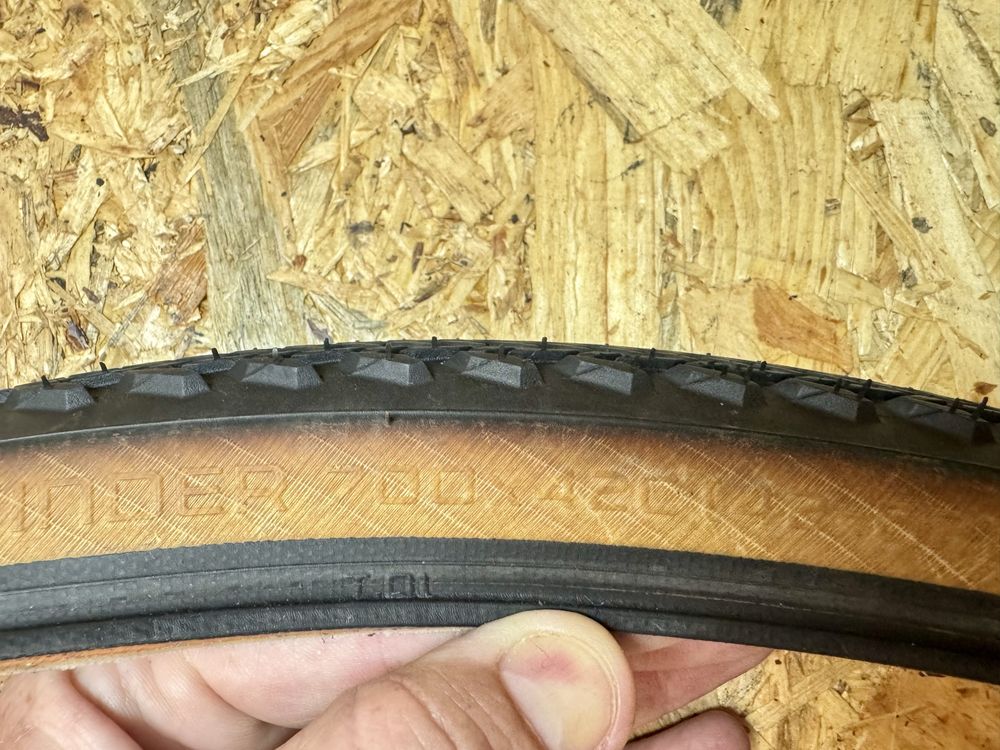 Specialized Pathfinder 700x42c - 2 sztuki