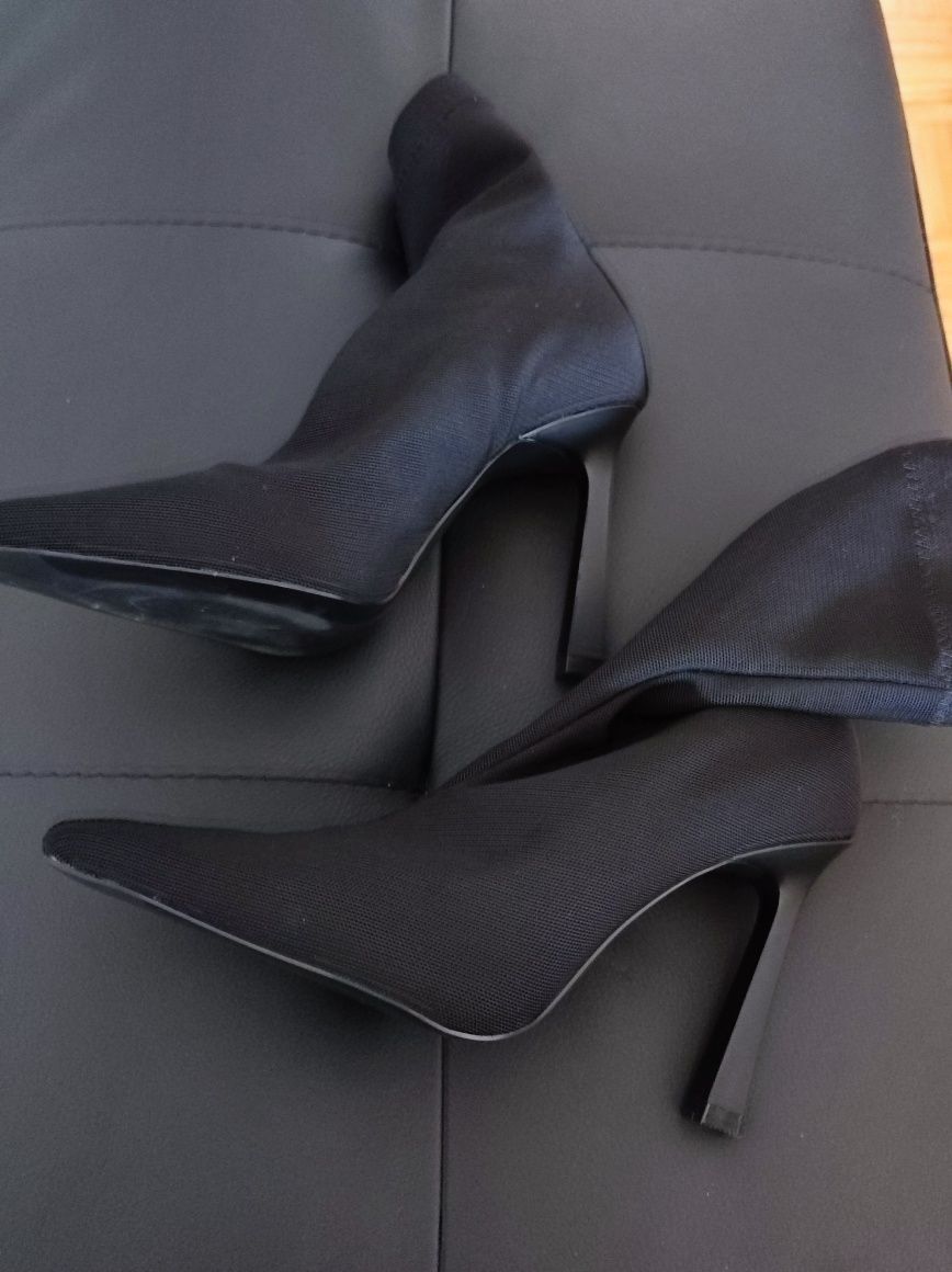 Vendo botas Zara NOVAS tamanho  35