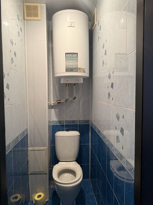 Продам 2-х кімнатну квартиру в центрі