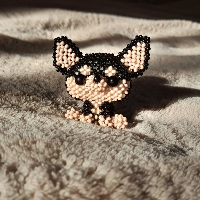 Амігурумі, браслети та брілки з бісеру