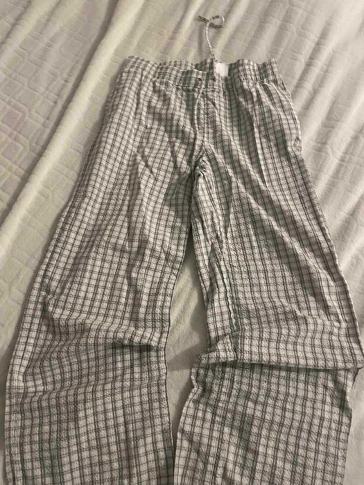 zestaw ubrań markek takich jak holliester, Urban Outfitters, GAP