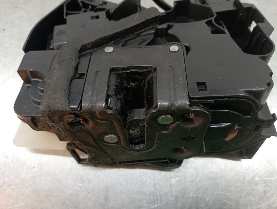 Fechadura / fecho porta frente esquerdo RENAULT Megane IV (B9A/M_)