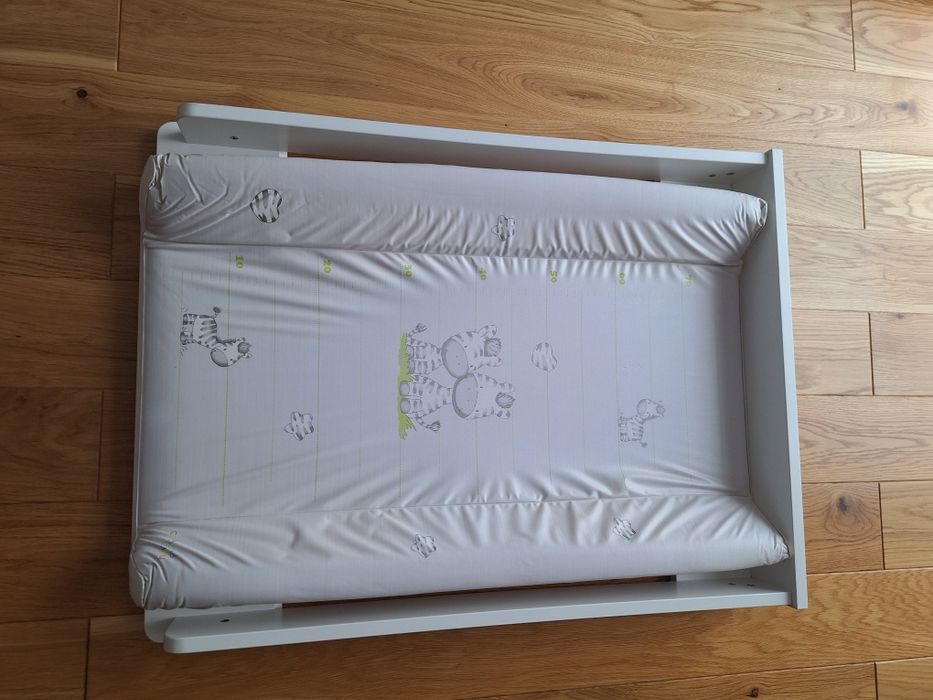 PRZEWIJAK Twardy Usztywniany na Łóżeczko lub na Komodę 80x60 cm