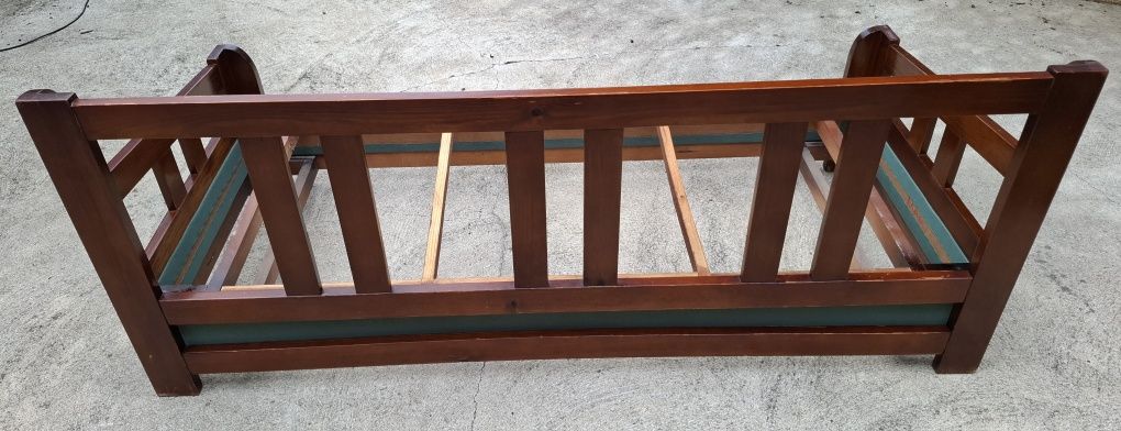 Sofa verde em pinho