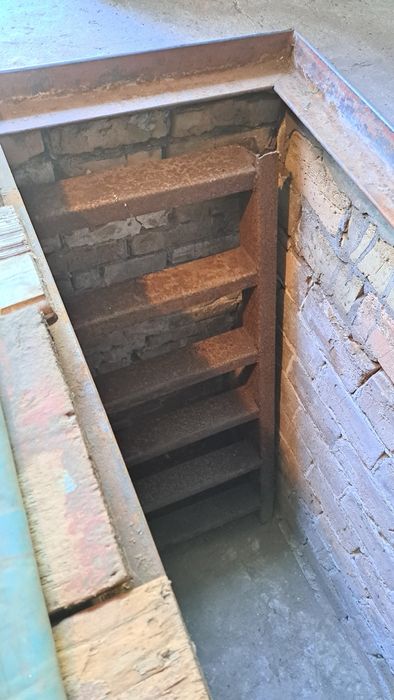 Автомобільний гараж металевий в "Ямі"