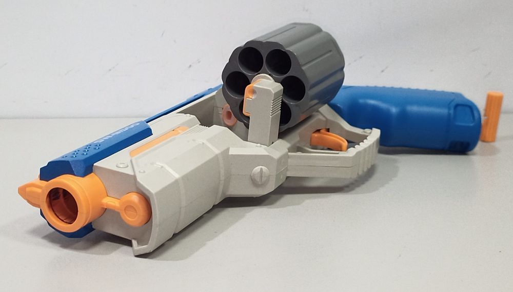 Детский пистолет Револьвер на поролоновых пульках.