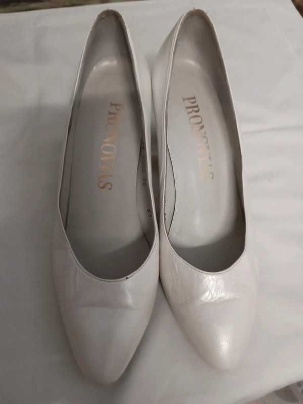 Sapatos PRONOVIAS Brancos