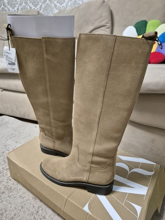 Замшеві чоботи Zara