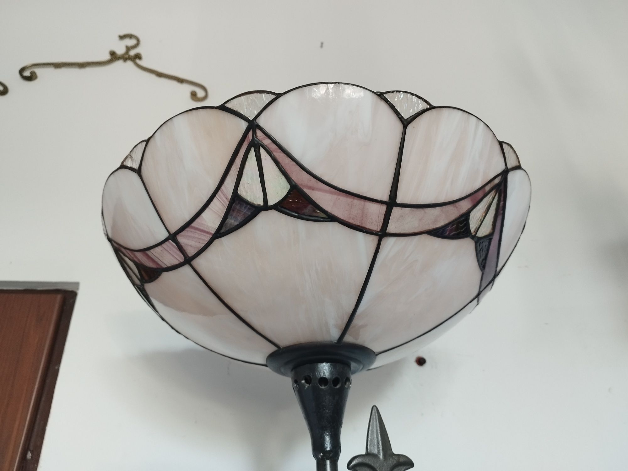 lampa stojąca witrażowa lata 70-te w stylu Tiffany