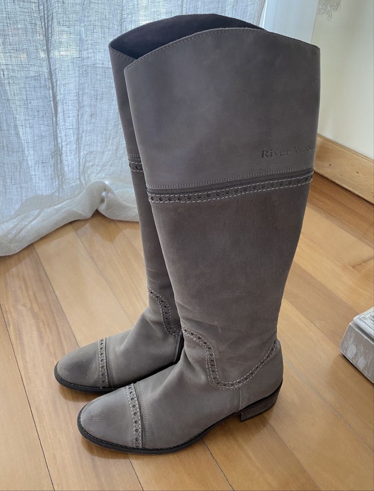 Vendo botas de cano alto em pele -River Woods -39