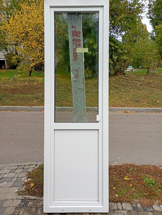 Двери.Двері ПВХ (238х73см) металопластиковое.