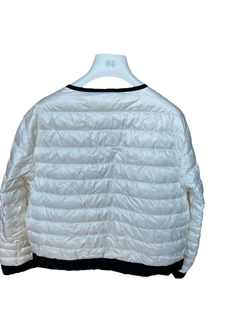 Moncler puchowa kurtka model Remoulis