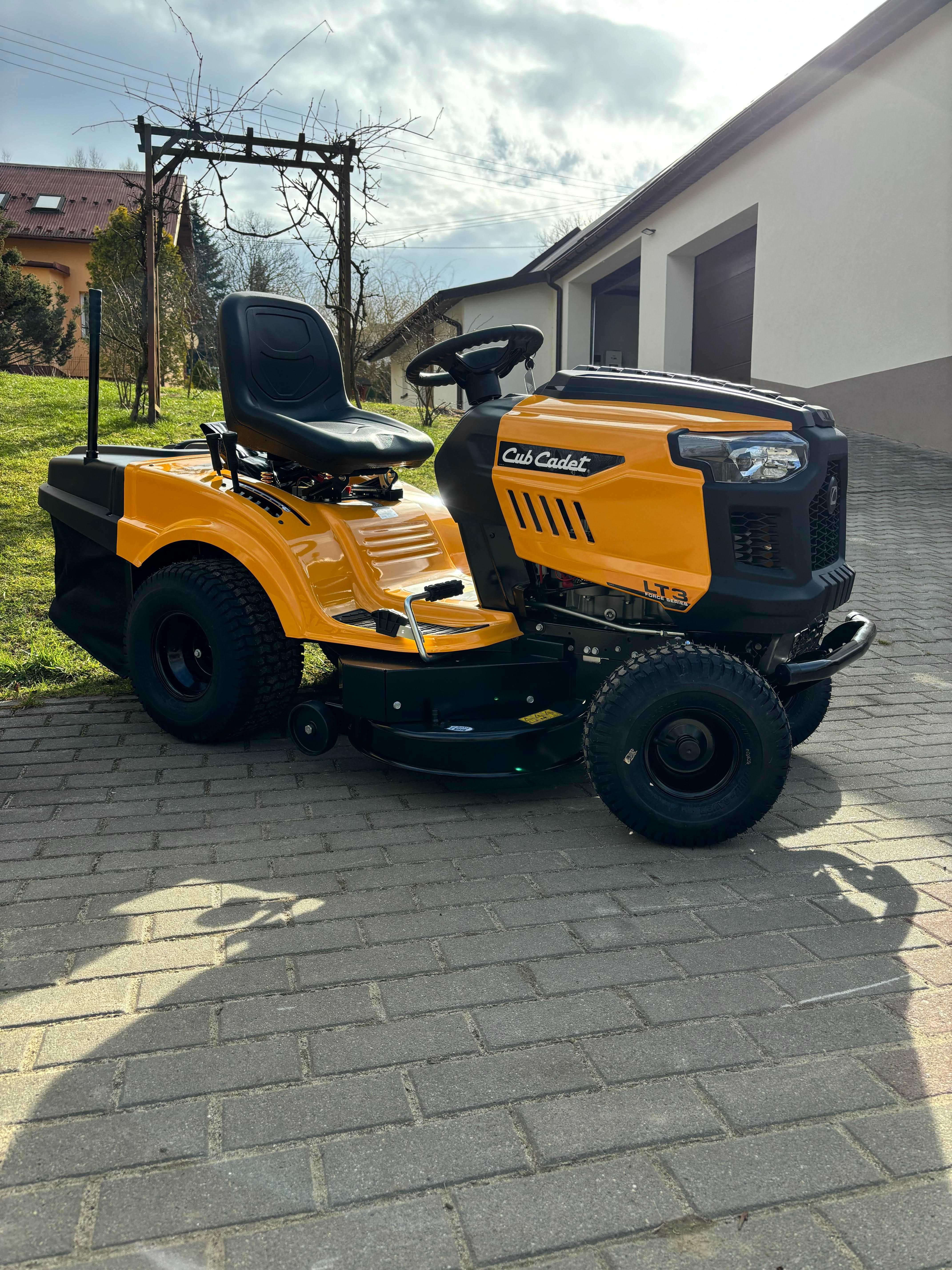 Kosiarka traktorek Cub Cadet XT1 OR95