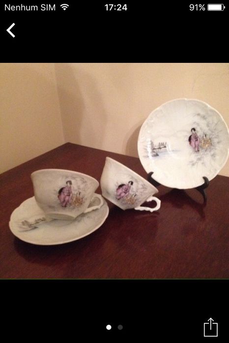 Conjunto de chávenas e prato da Vista Alegre