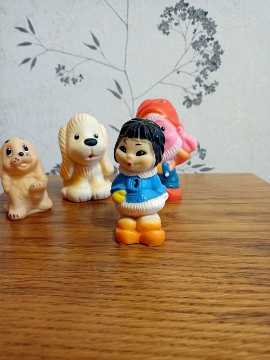 Игрушки времён СССР.