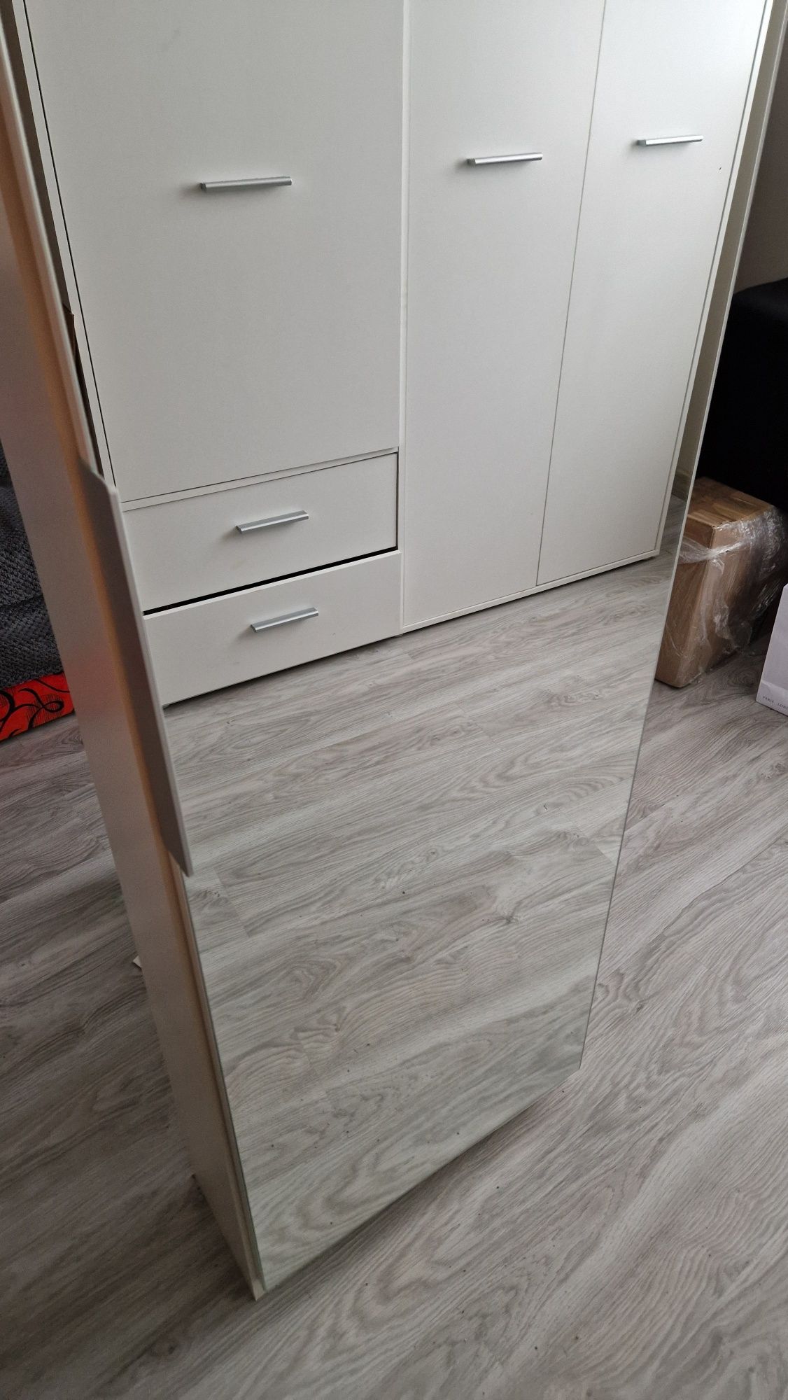 Szafka na buty z lustrem