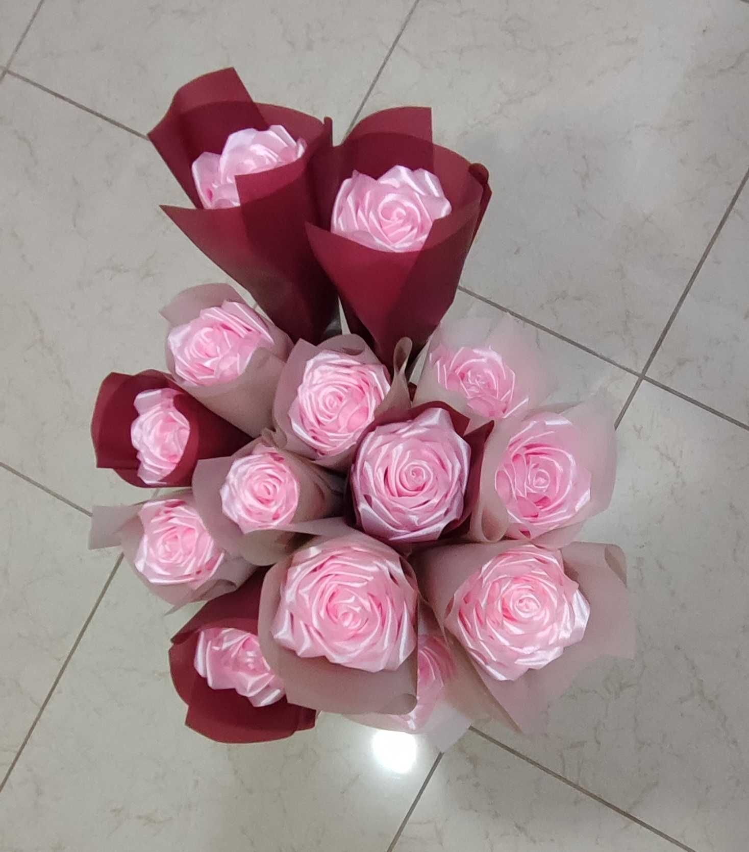 Троянди з атласної стрічки