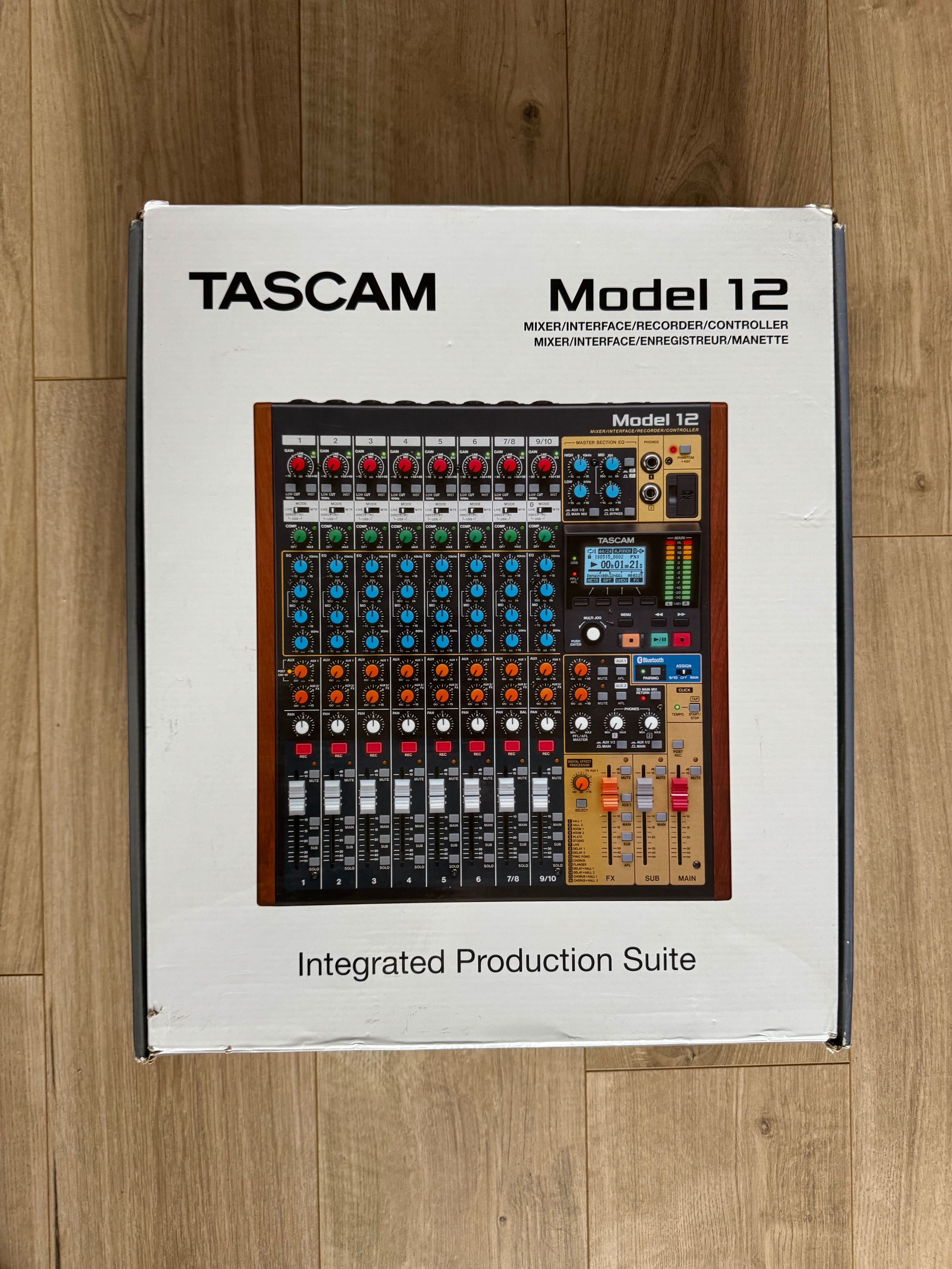 Mikser TASCAM Model 12