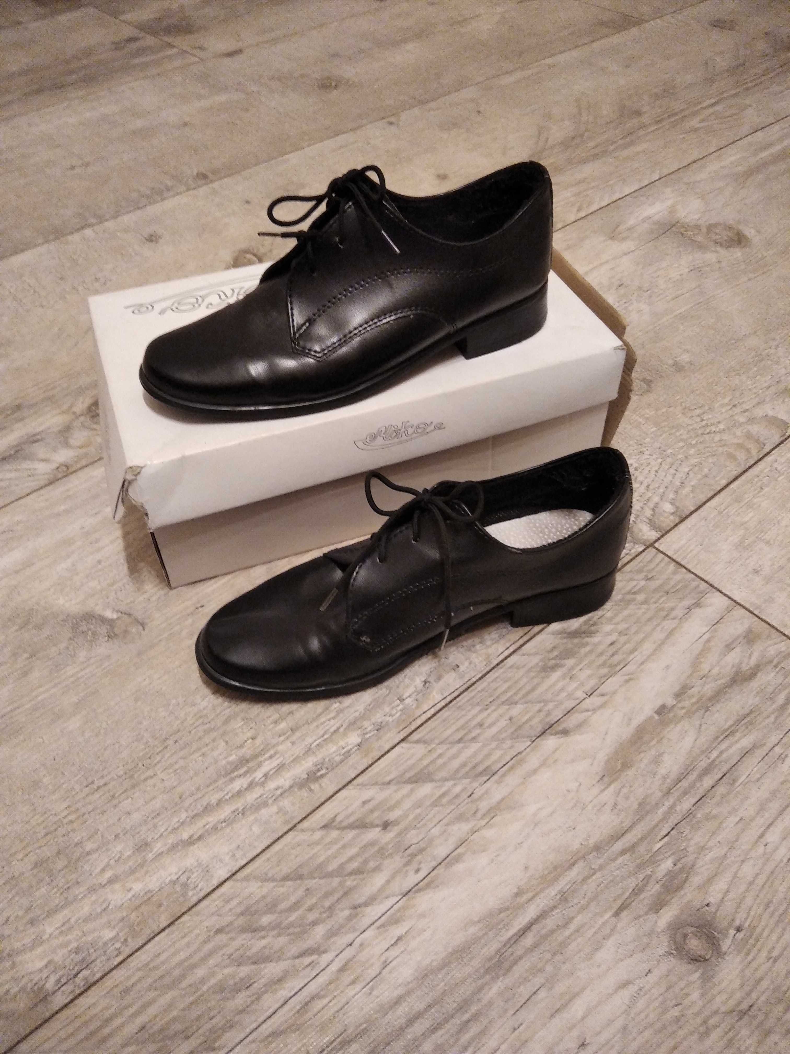 Buty chłopięce eleganckie