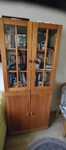 Biblioteczka -  witryna , komoda sosnowa w super stanie