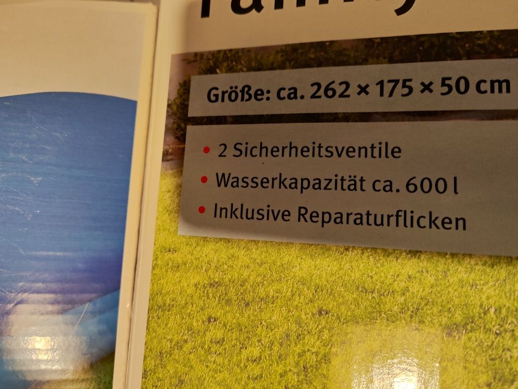 Basen i plandeka do basenu i pompka.