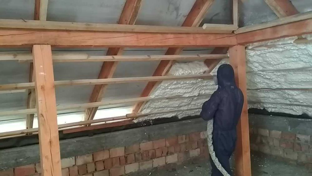 Утеплення та гідроізоляція  пінополіуретаном, економить Ваш бюджет.