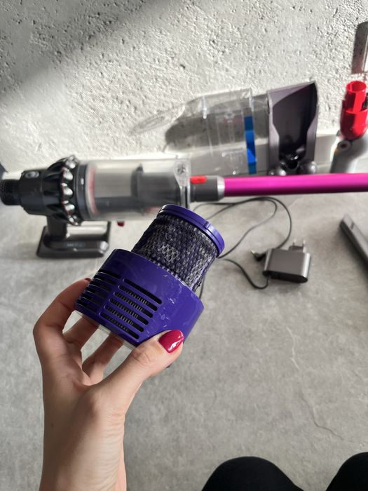 Odkurzacz pionowy Dyson V10 Cyclone Fuksja